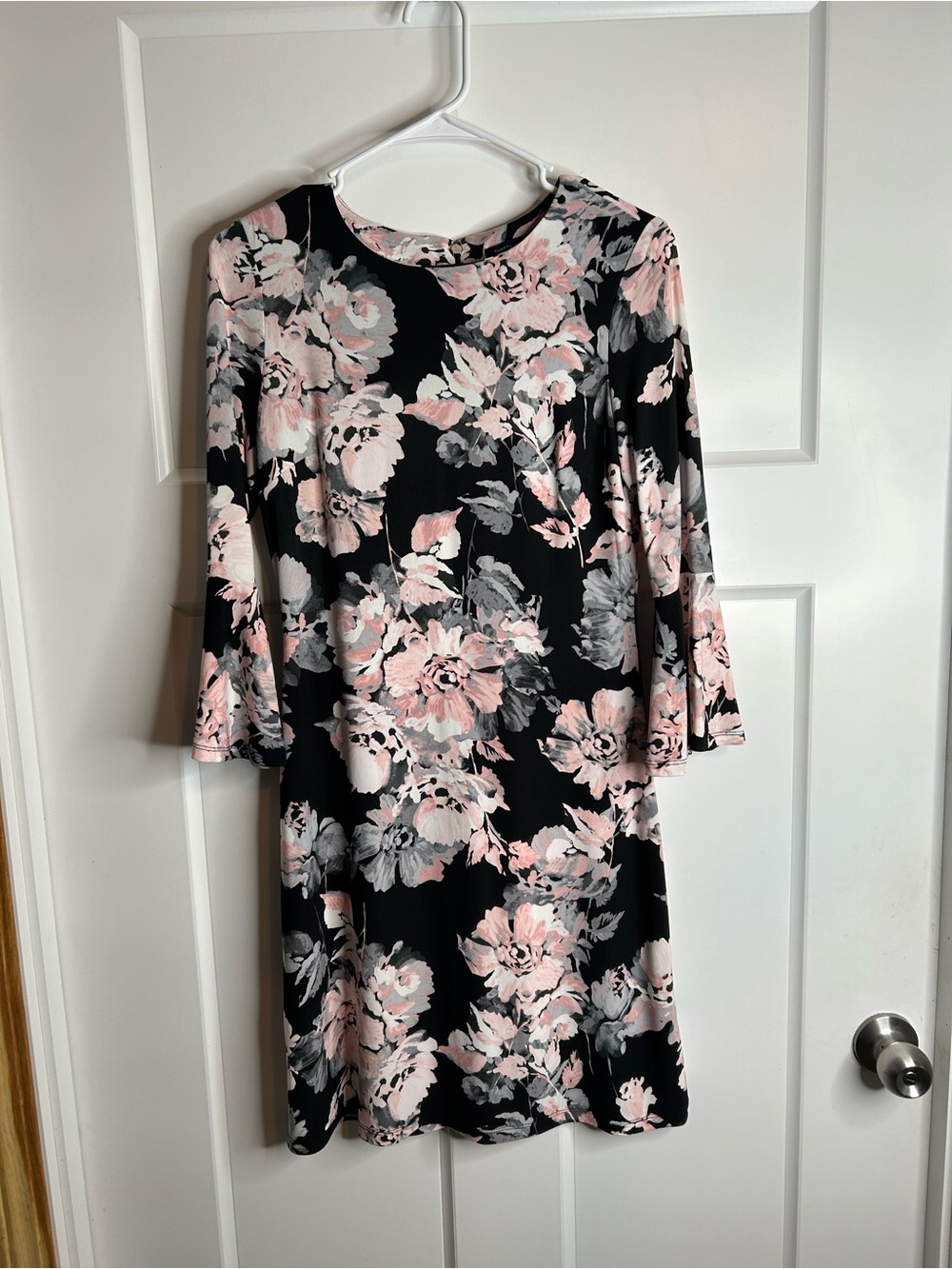 Tommy Hilfiger Women’s Size 2 Knee Length Dress Floral Bell Sleeves 2004